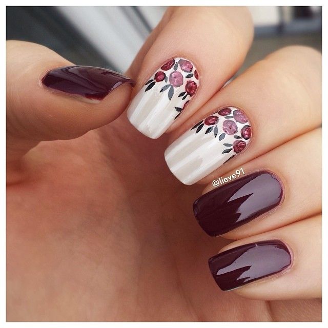 bordowe paznokcie w kwiaty