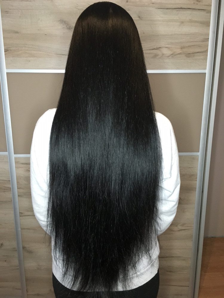 czarne długie włosy
